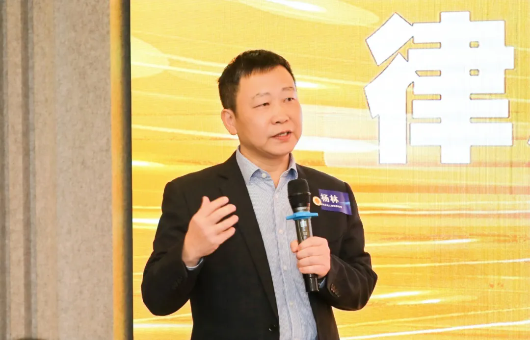 640.webp (1).png 640.webp (1).png